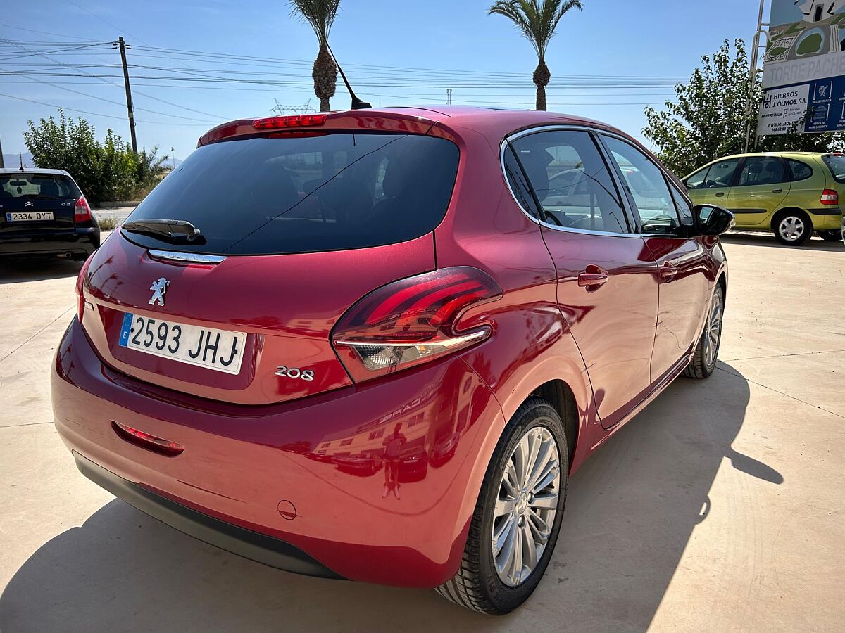 PEUGEOT 208 ALLURE 1.2 PURETECH AUTO SPANISH LHD IN SPAIN 80000 MILES SUPER 2015